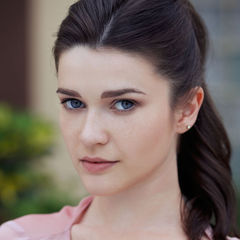 Avatar of Serena Wood