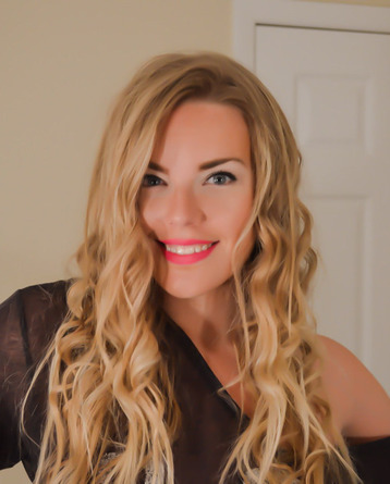 Ivy Adams Showing Her Pussy