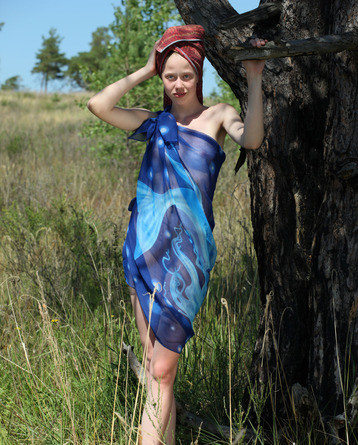 Nicole Climbs A Tree Naked