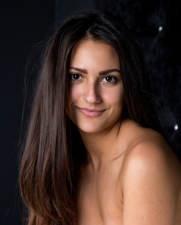 Sexy Latina Girl Cira Nerri