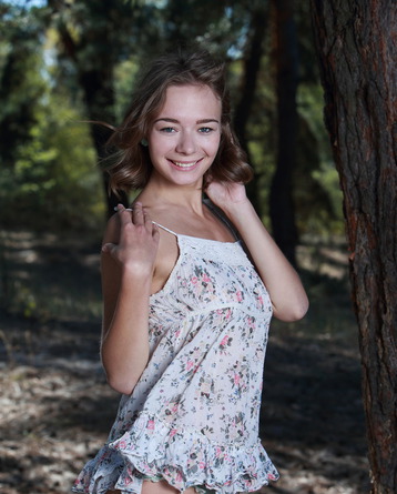 Pretty Brunette Teen Selina Spreading Outdoors