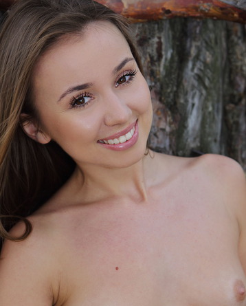 Some girls simply love getting naked outdoors, and cute Linda Chase is one of them