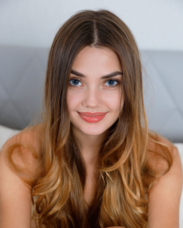 Sexy brunette Georgia immediately makes it clear that she’s feeling horny