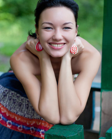 Loreen gets naughty outdoors