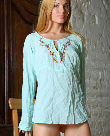 Perky Blondie Shows Her Ass