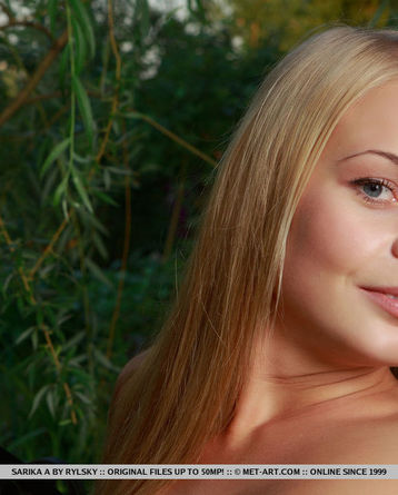 Cute Blonde Sarika Gets Nude In The Garden
