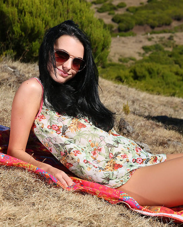 Sapphira On The Side