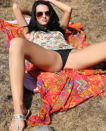 Sapphira On The Side